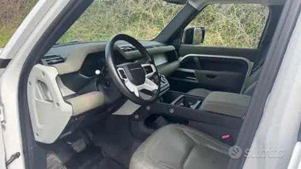 LAND ROVER Defender 110 3.0D I6 200 CV AWD Auto