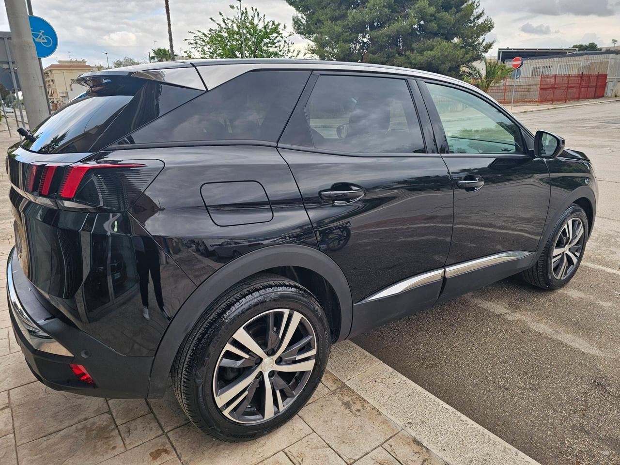 PEUGEOT 3008 1.5 BLUEHDI 131CV EAT8 ALLURE