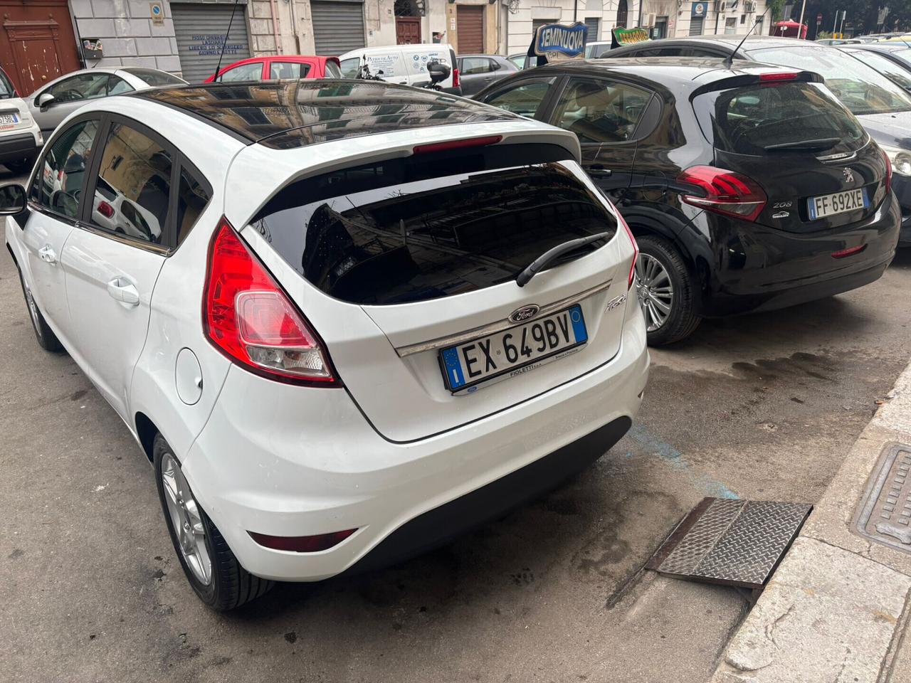 Ford Fiesta 1.5 TDCi 75CV 5 porte Titanium FINANZIABILE GARANZIA 12 MESI
