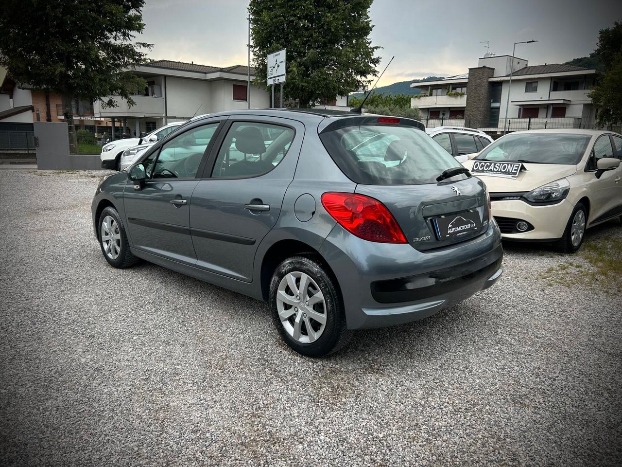 Peugeot 207 1.4 VTi 95CV 5p. - NEOPATENTATI