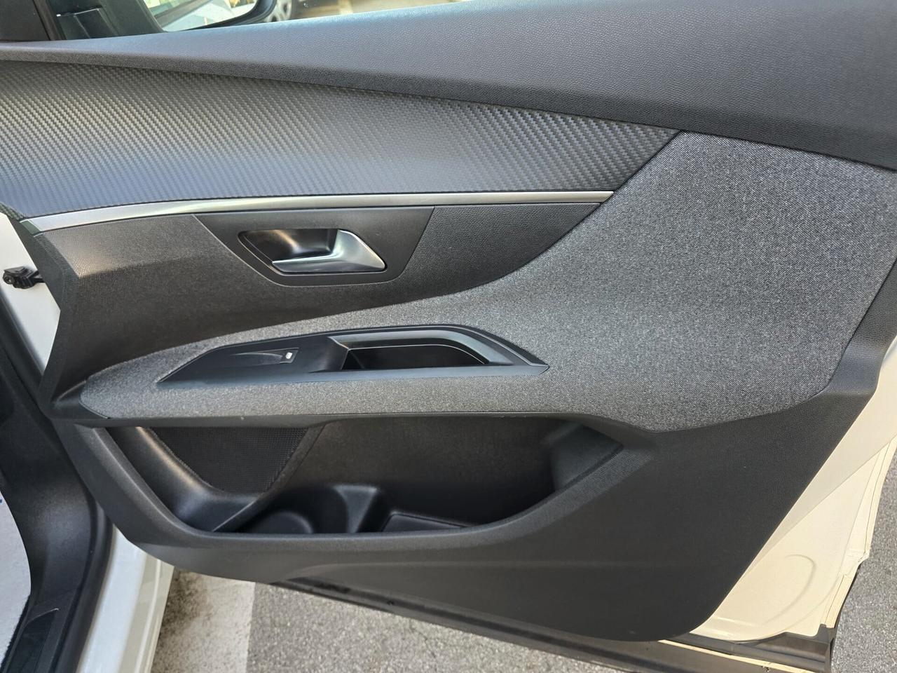 Peugeot 5008 BlueHDi 130 S&S Business NEOPATENTATI