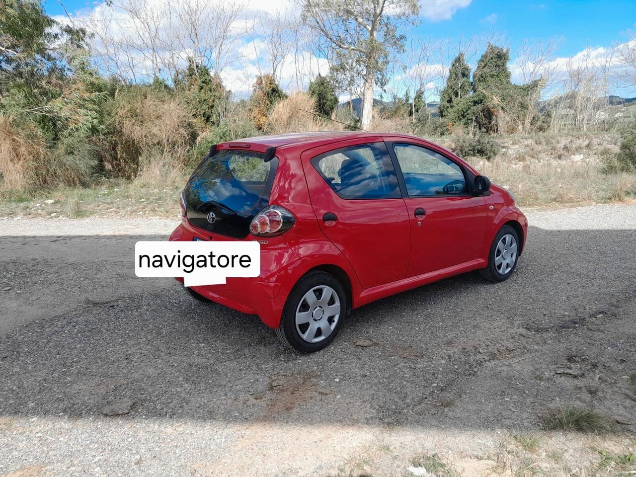 Toyota Aygo 1.0 12V VVT-i 5 porte navigatore