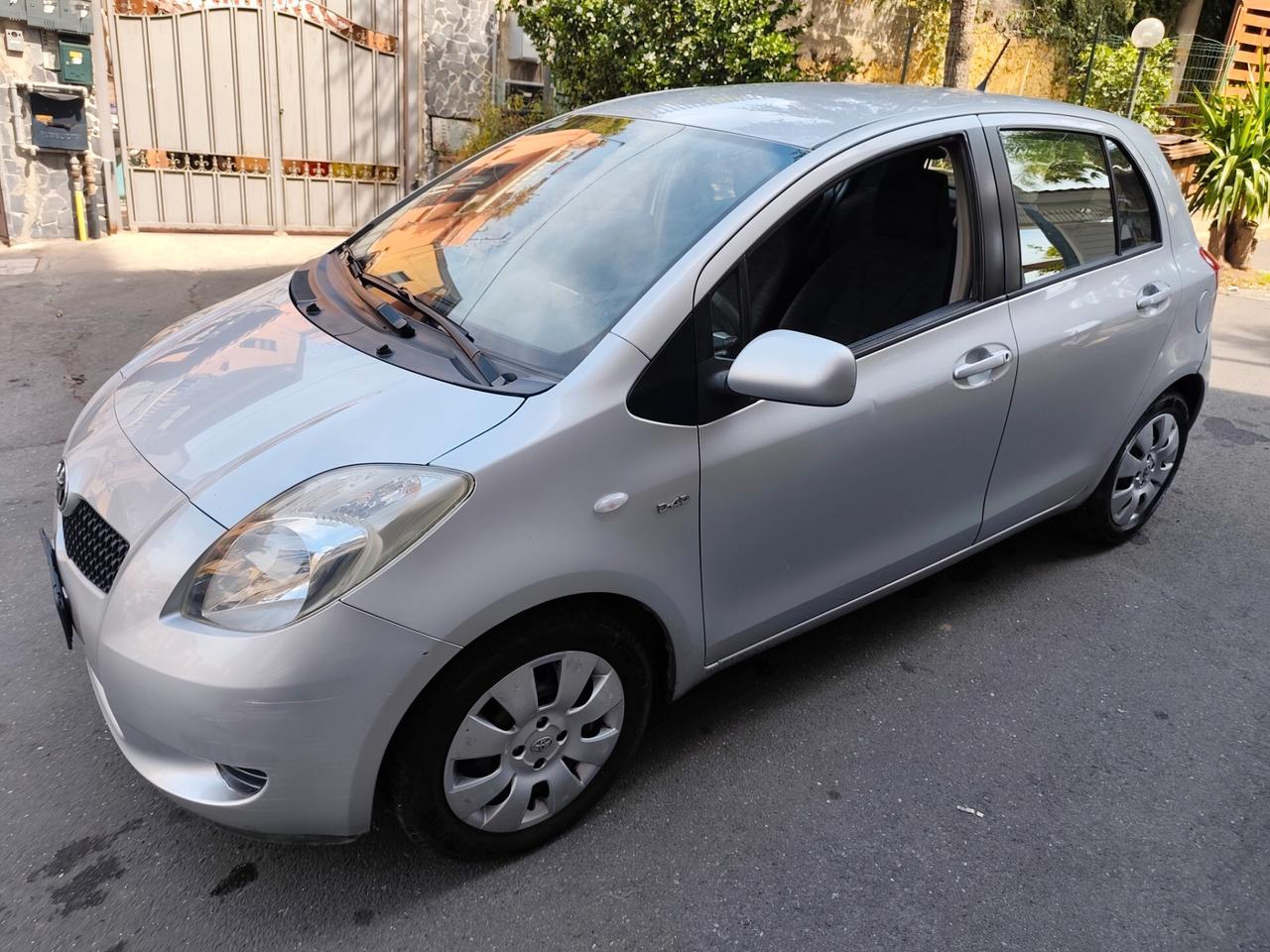 Toyota Yaris 1.4 D-4D Automatica