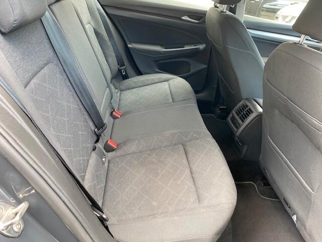 Volkswagen Golf VIII 1.0 eTSI EVO DSG Life 11CV