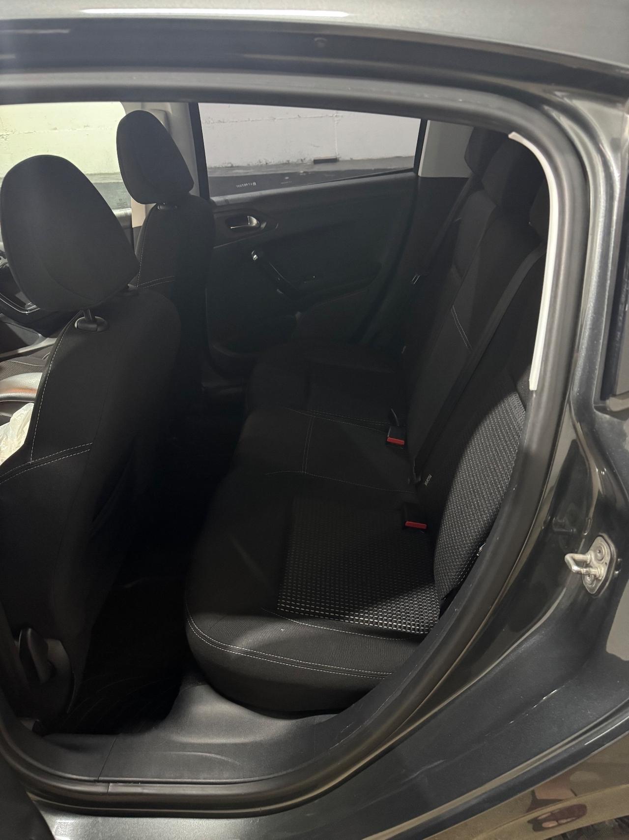 Peugeot 208 BlueHDi 100 5 porte Allure