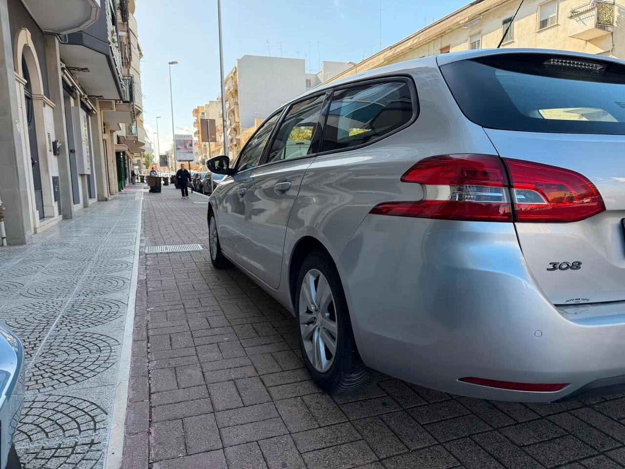 Peugeot 308 BlueHDi 120 S&S Business