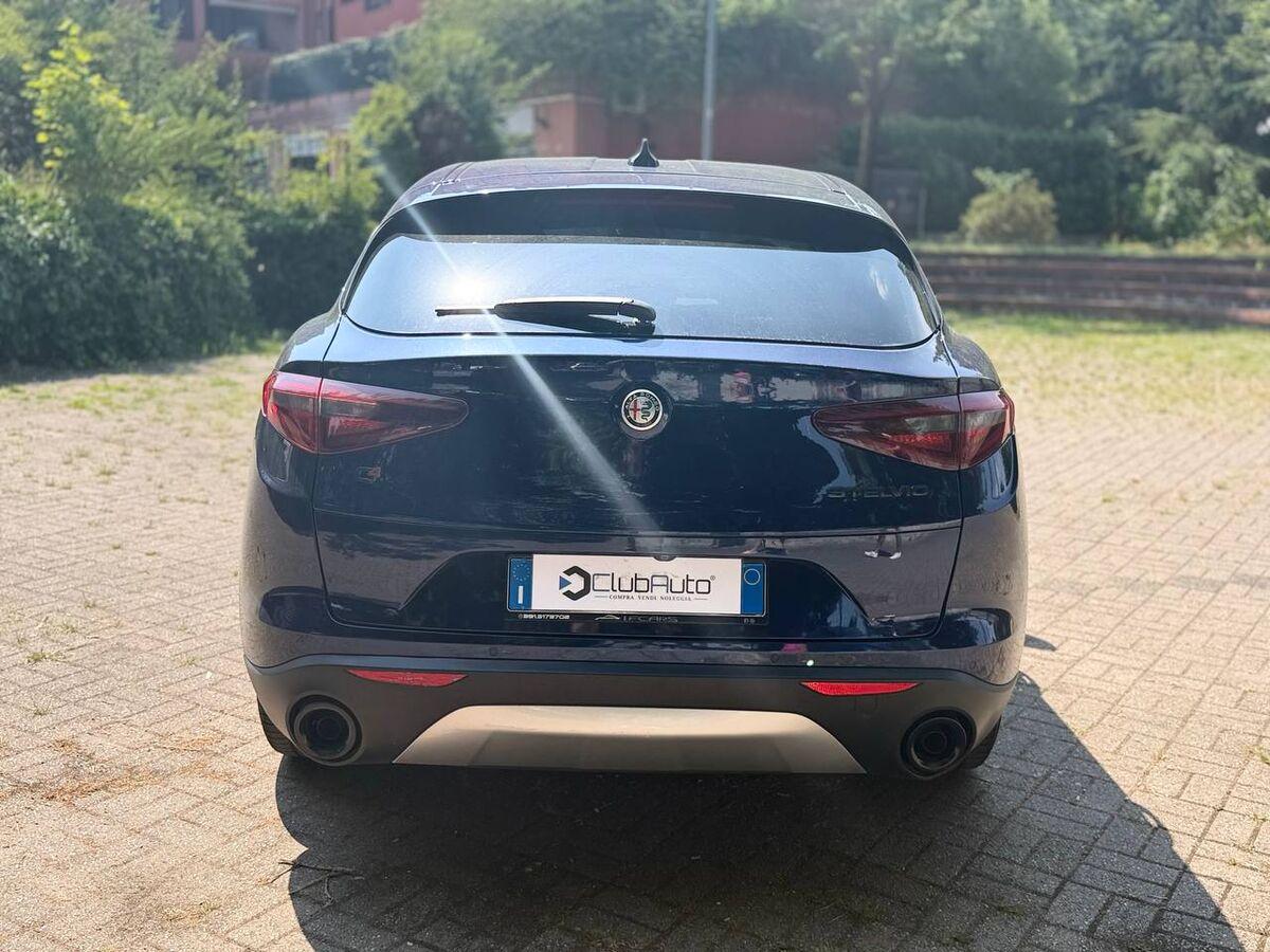 Alfa Romeo Stelvio 2.2 t Business Q4 210cv auto