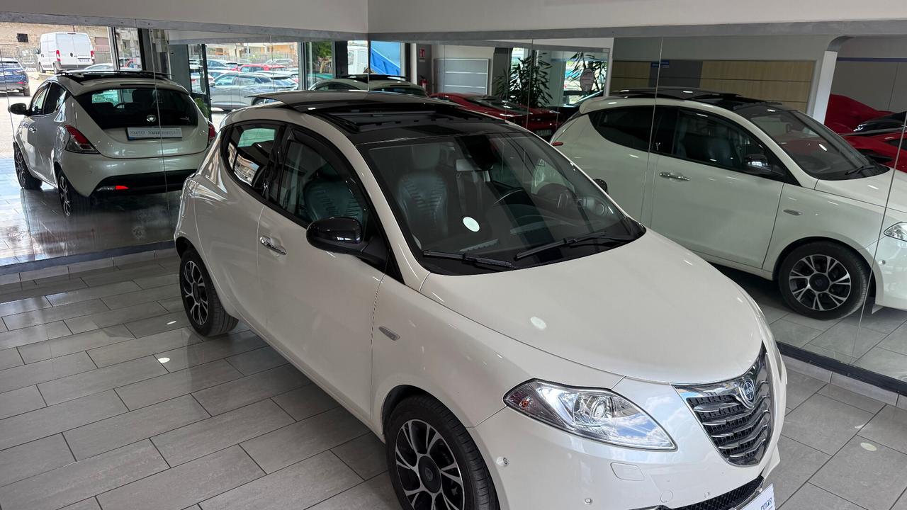 LANCIA YPSILON 1.3 MJT TETTO APRIBILE