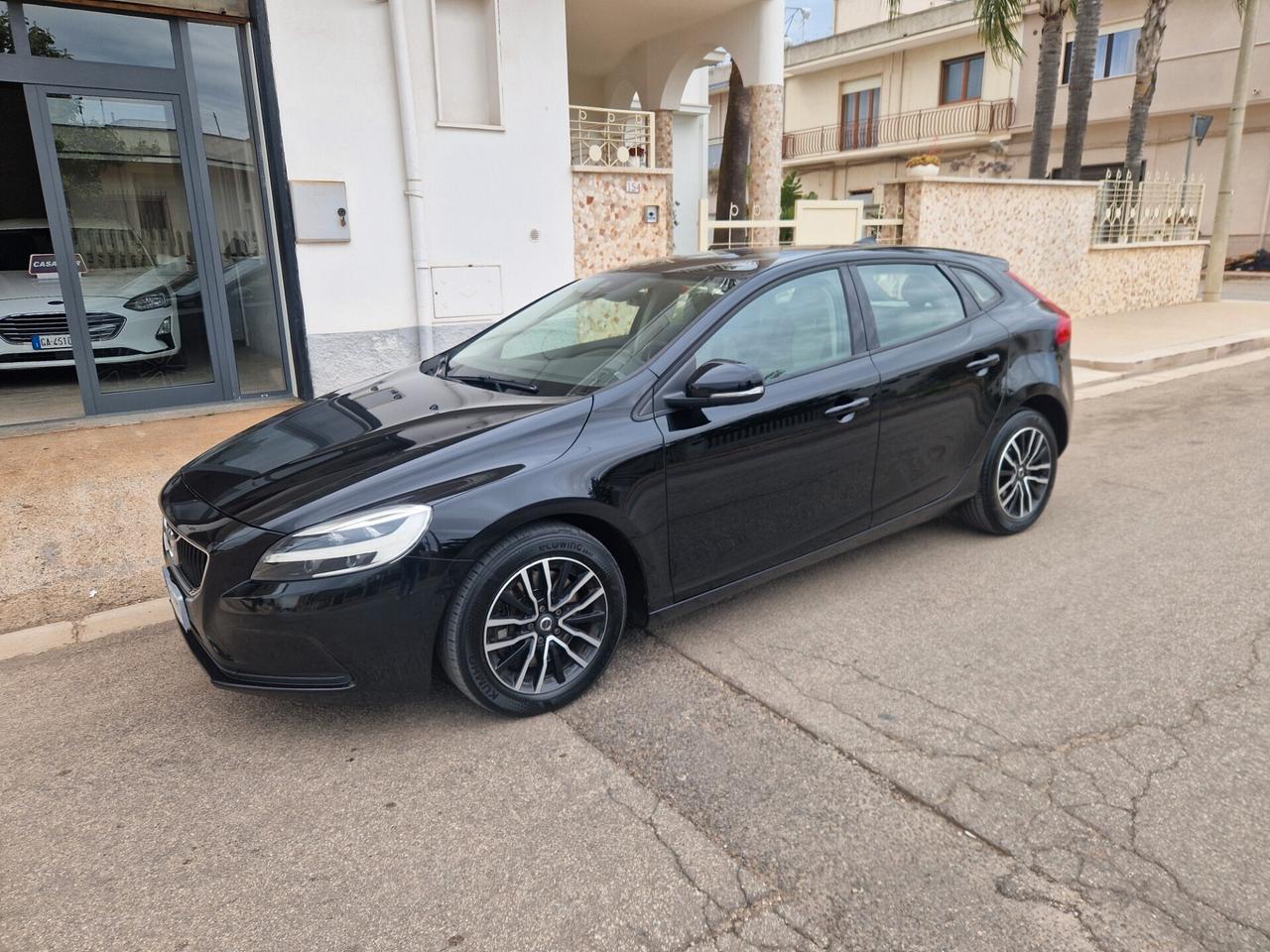 Volvo V40 D2
