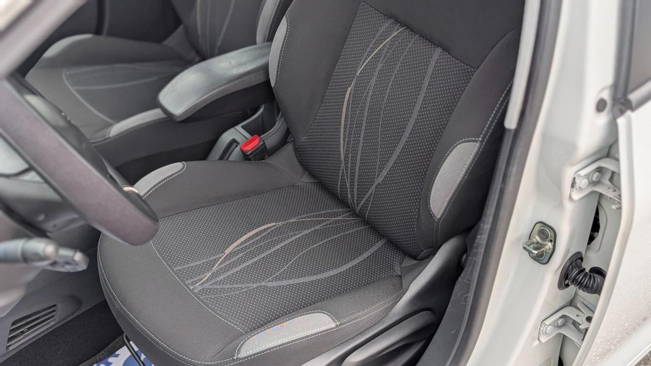 Peugeot 208 1.4 HDi 68 CV 5 porte Allure