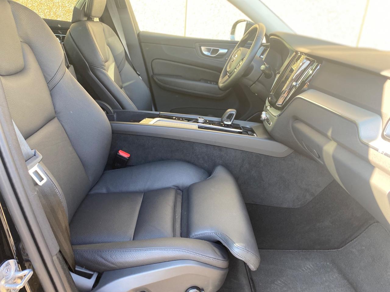 Volvo XC 60 XC60 T6 Recharge Plug-in Hybrid AWD tetto apribile automatico INSCRIPTION