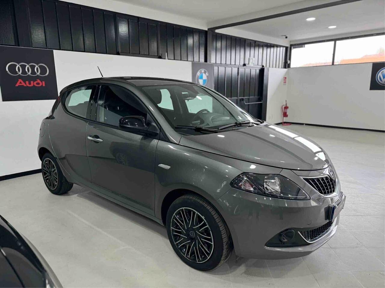 Lancia Ypsilon 1.0 FireFly 5 porte S&S Hybrid Alberta Ferretti
