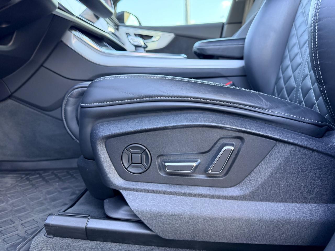 Audi Q8 50 TDI 286 CV quattro tiptronic S line Pack carbonio