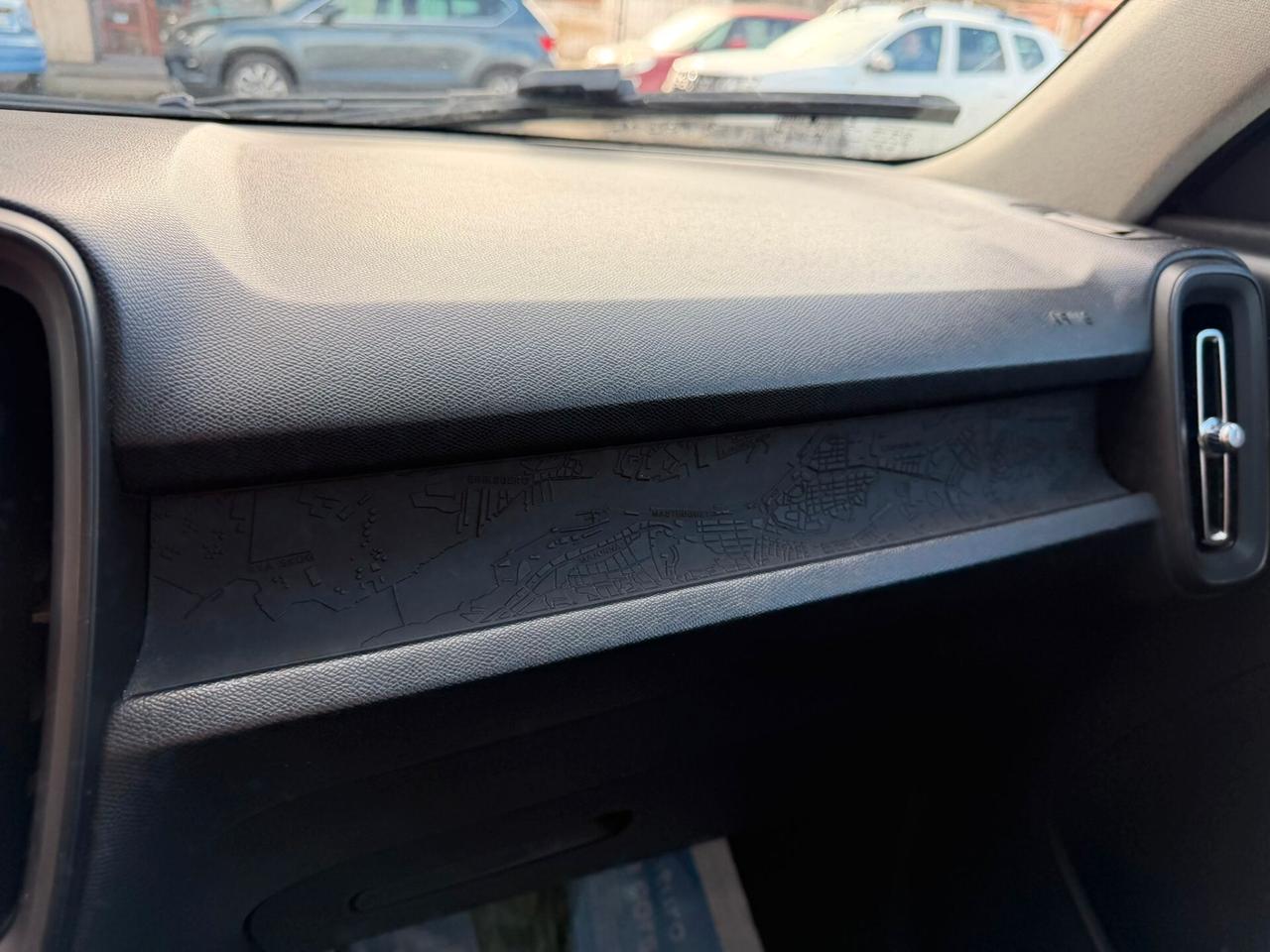 Volvo XC40 D3 R-design