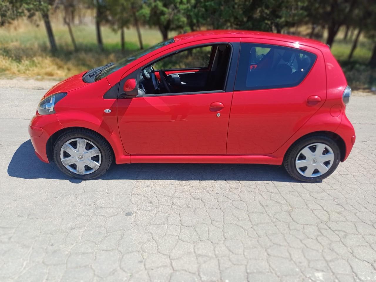 Toyota Aygo 1.0 12V VVT-i 5 porte Deep Ocean Connect MMT