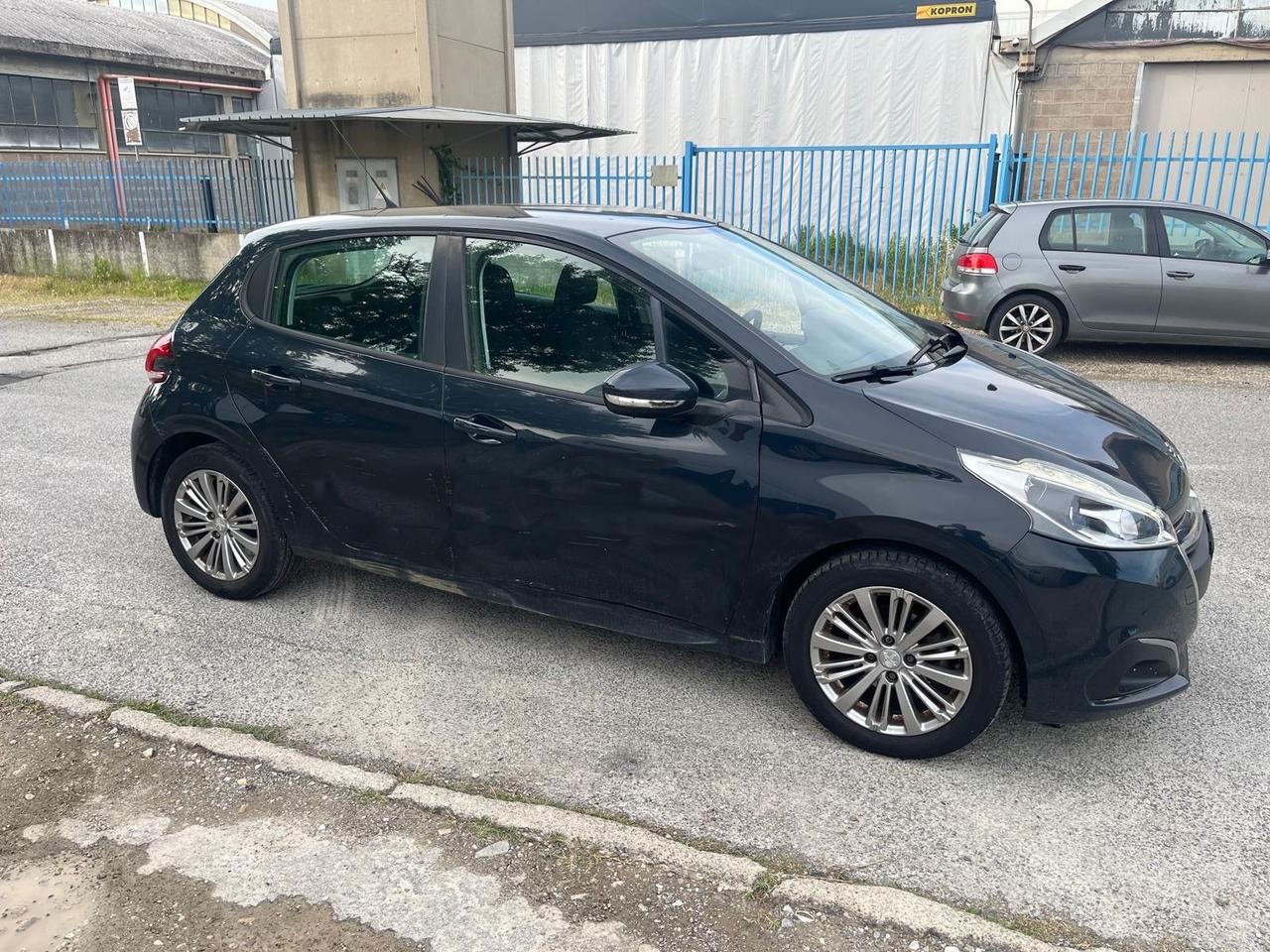 Peugeot 208 PureTech 82 5 porte Allure