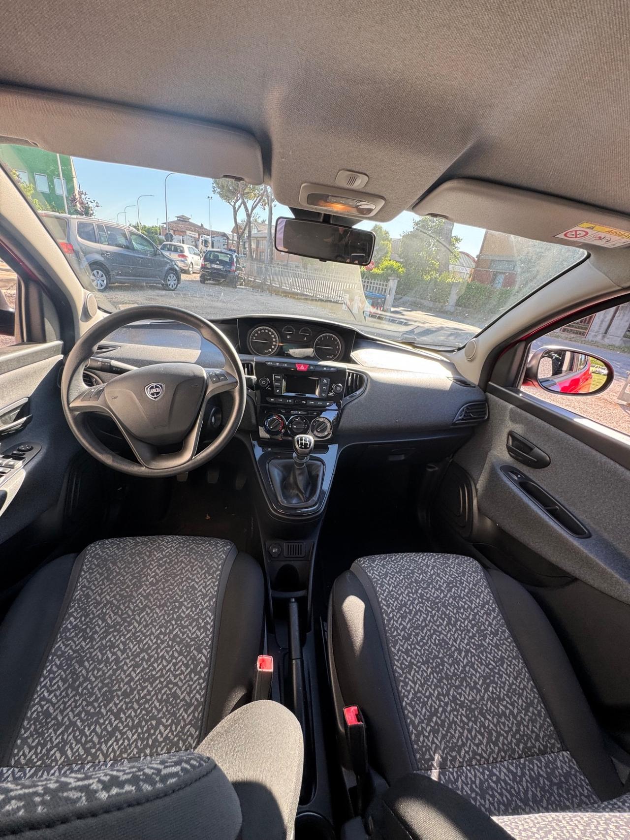 Lancia Ypsilon 1.2 69 CV 5 porte Gold