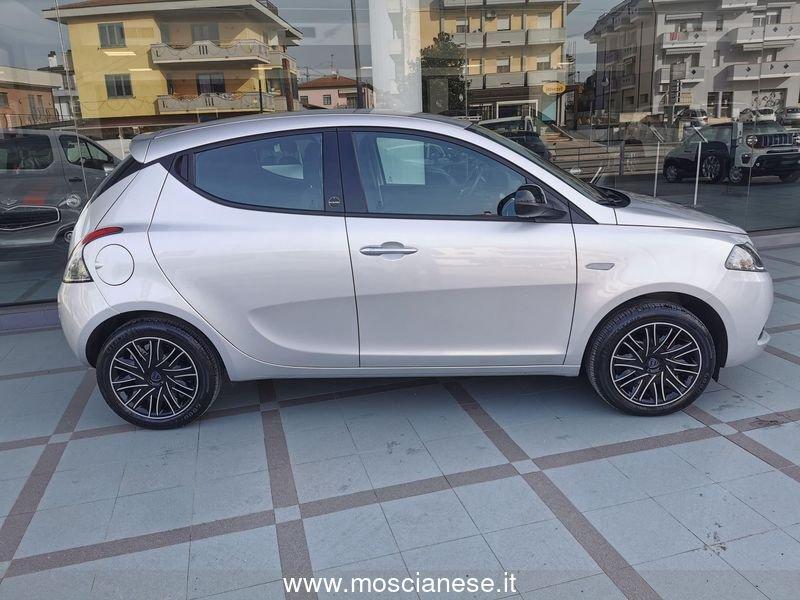 Lancia Ypsilon 1.0 FireFly 5 porte S&S Hybrid Gold