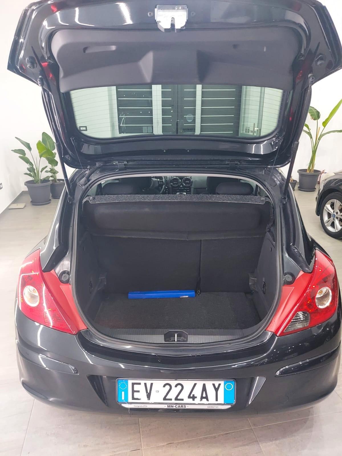 Opel Corsa 1.2 85CV 3 porte GPL-TECH Edition