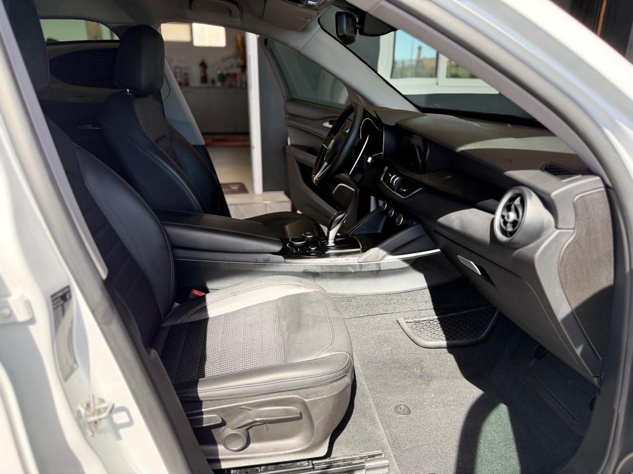 Alfa Romeo Stelvio 2.2 Turbodiesel 190 CV AT8 Q4 B-Tech