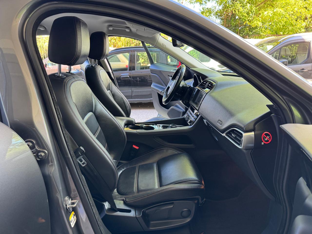 Jaguar F-Pace 2.0d Prest. AWD 180Cv GARANZIA24MESI