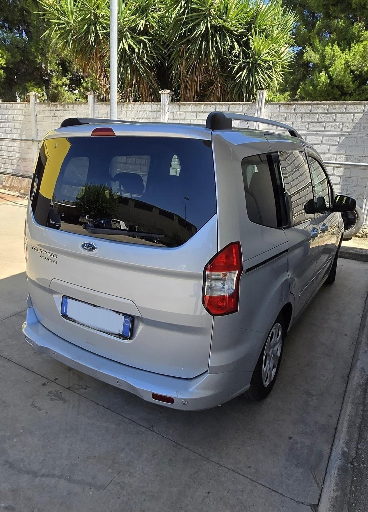 Ford Tourneo Courier 1.5 TDCI 95 CV Titanium