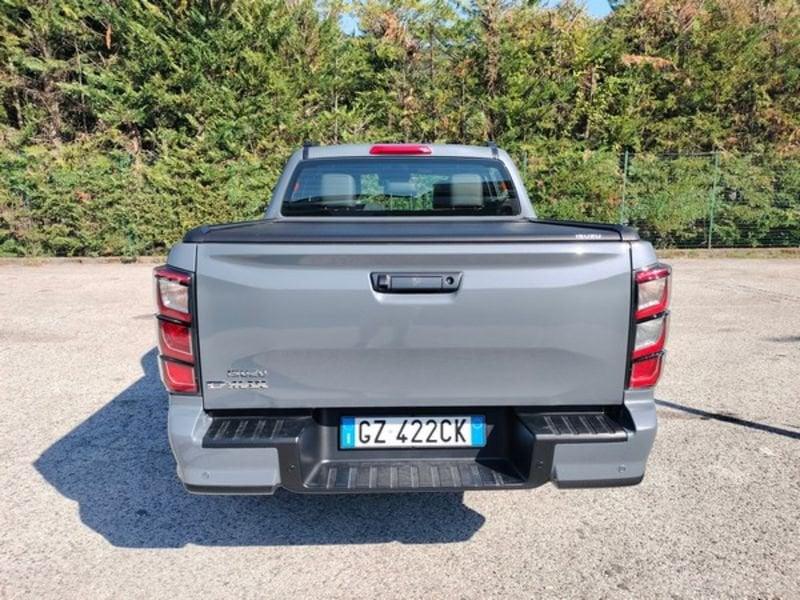 Isuzu D-Max N60 D-Max N60 1.9 aut. Crew Nitro Sport Cab con Shutter Lid!!