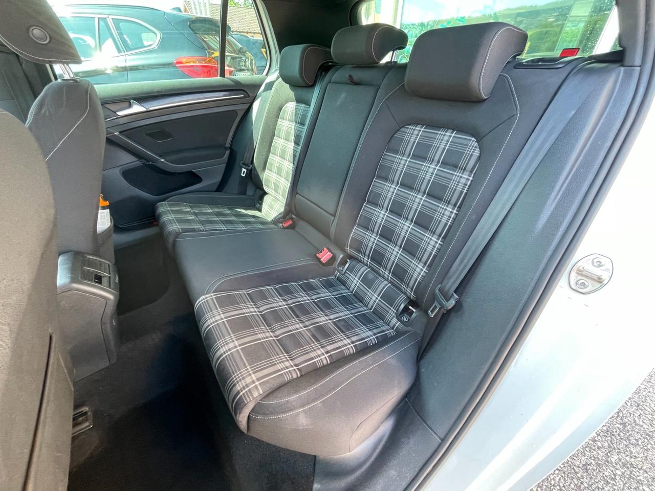 Volkswagen Golf 7 GTD 2.0 TDI 184cv DSG 5p.