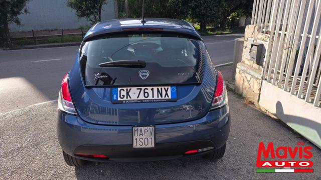 LANCIA Ypsilon 1.0 FireFly 5 porte S&S Hybrid Ecochic Silver