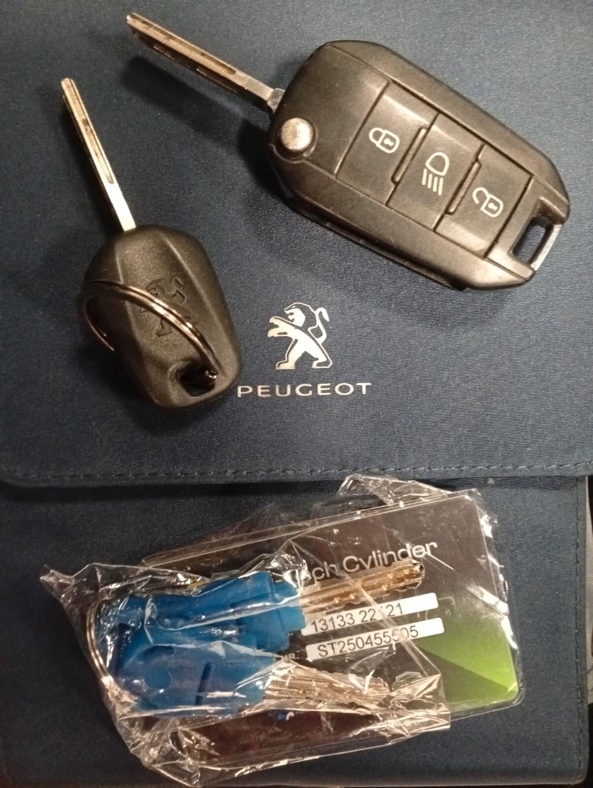 Peugeot 2008 1.6 e-HDi 92 CV Stop&Start Urban Cross