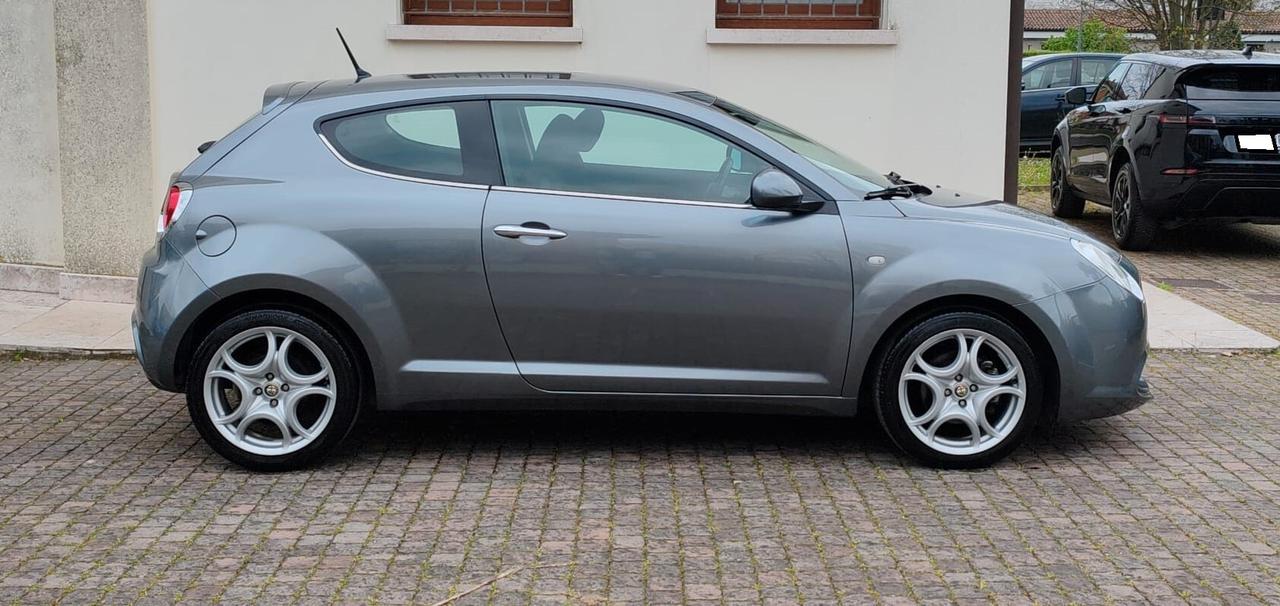 Alfa Romeo MiTo 1.6 JTDm-2 S&S Distinctive Sport Pack