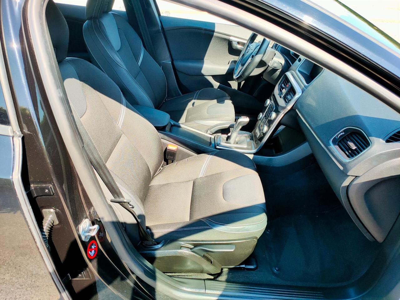 Volvo V40 D2 Momentum PERFETTA