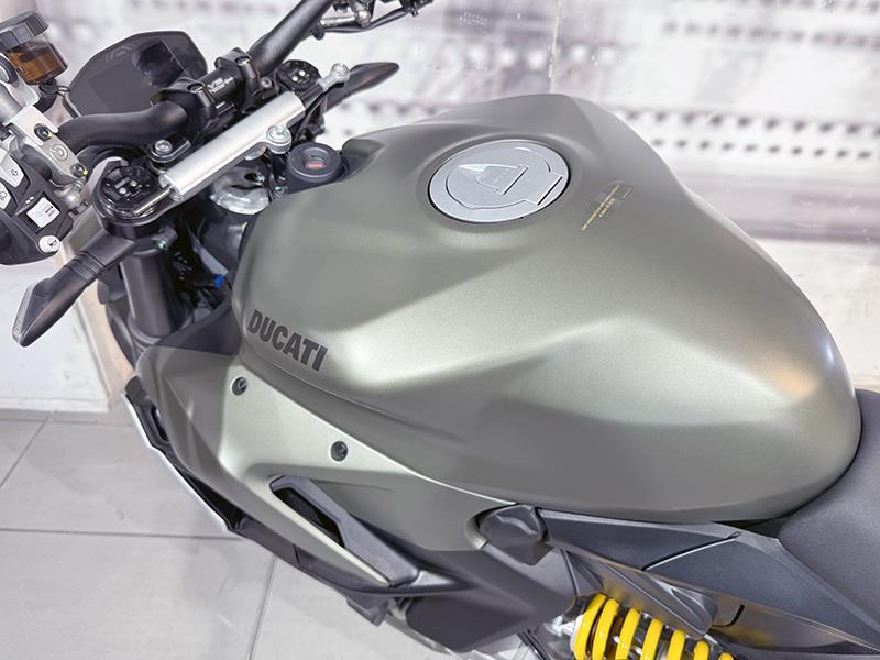Ducati Streetfighter V2