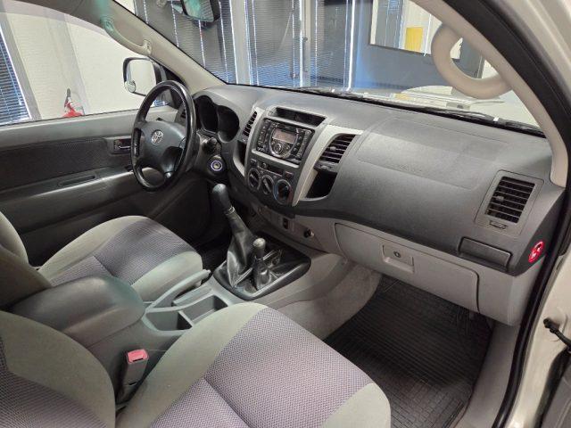 TOYOTA Hilux 2.5 D-4D 4WD Extra Cab UNICOPROPIETARIO