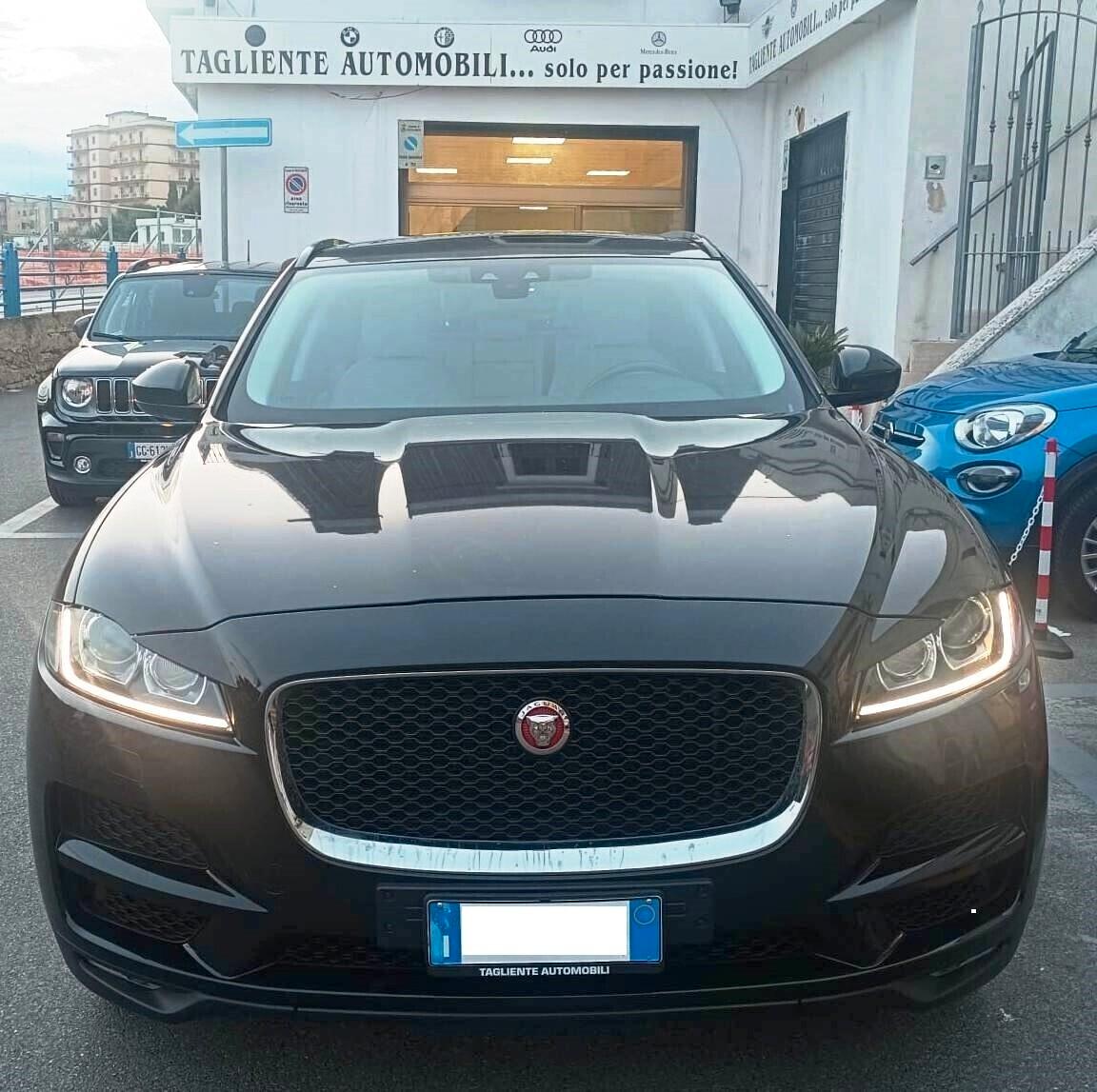 Jaguar F-Pace 2.0 D 180 CV AWD Prestige