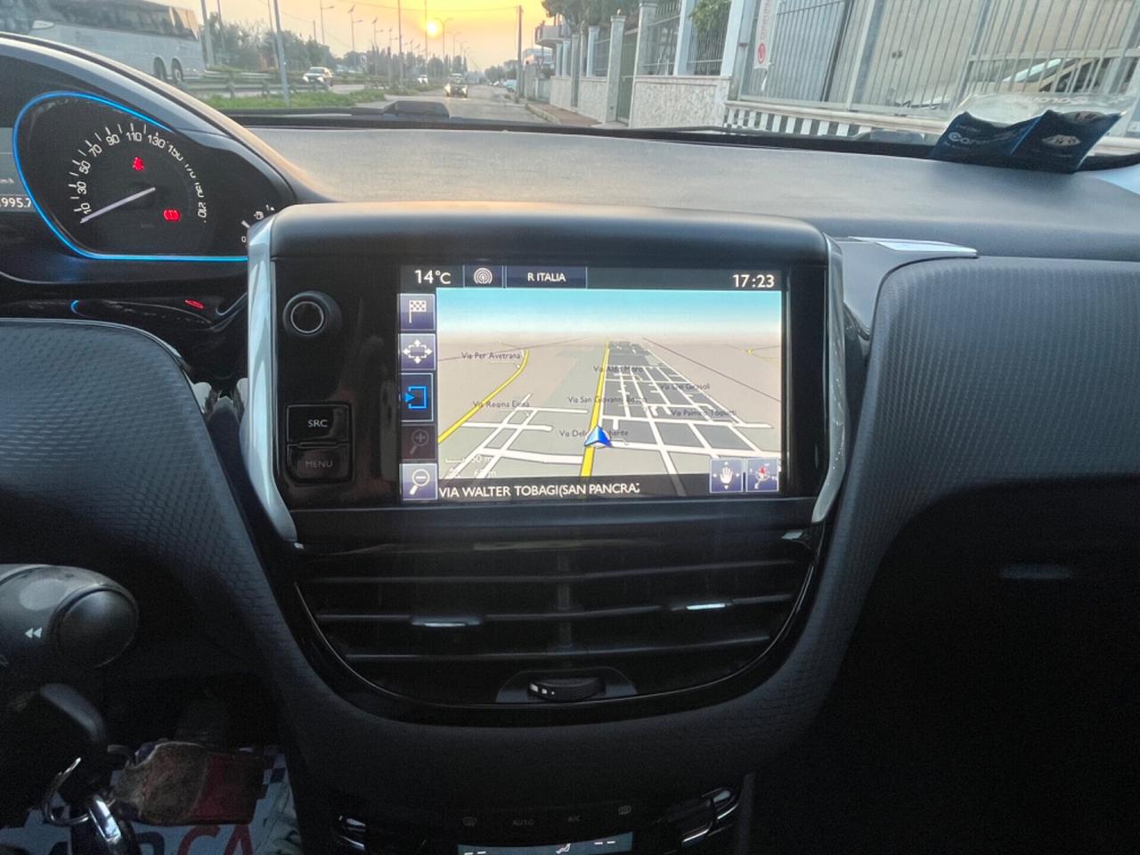 Peugeot 2008 BlueHDi Allure Unipro 2016