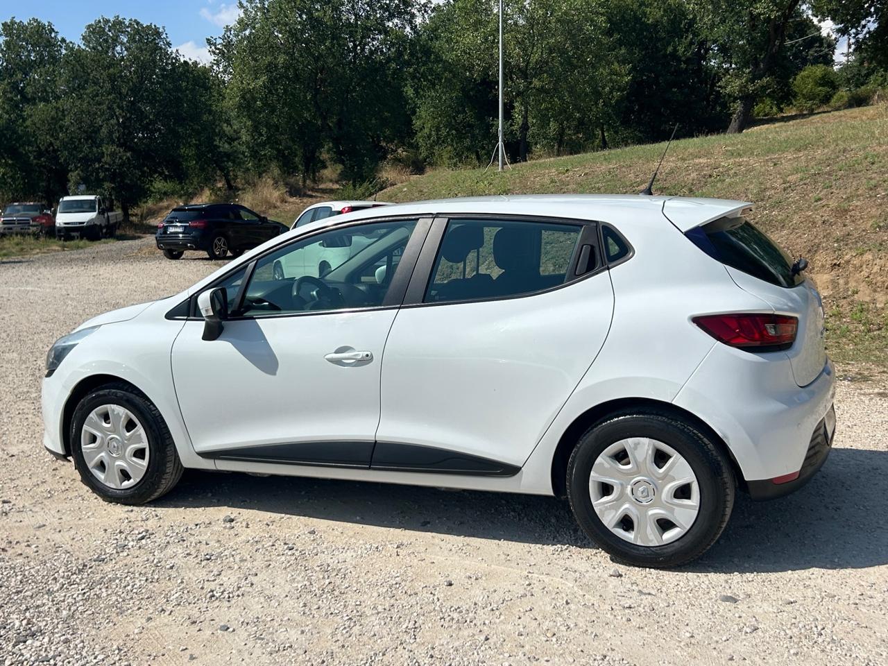 Renault Clio 1.2 75CV GPL 5 porte Wave gpl revisionato neopatentati