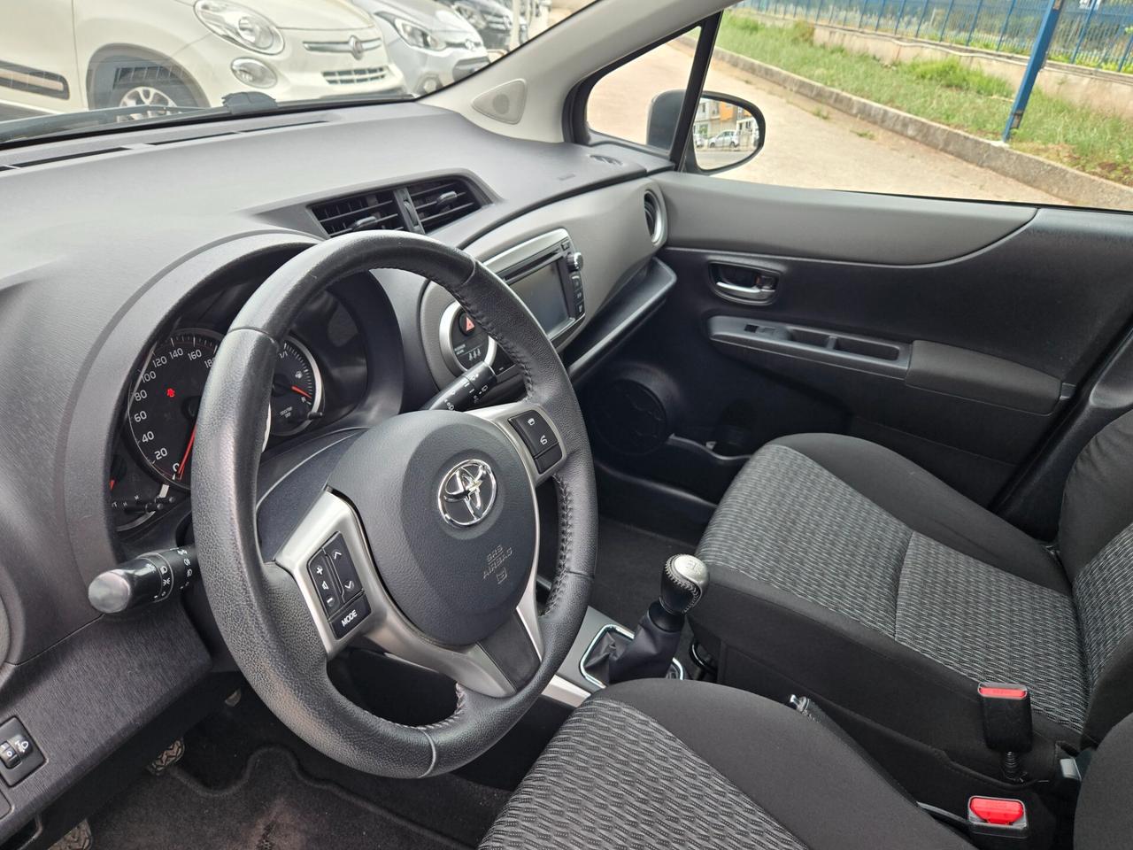 Toyota Yaris 1.0 5 porte Lounge del 2014