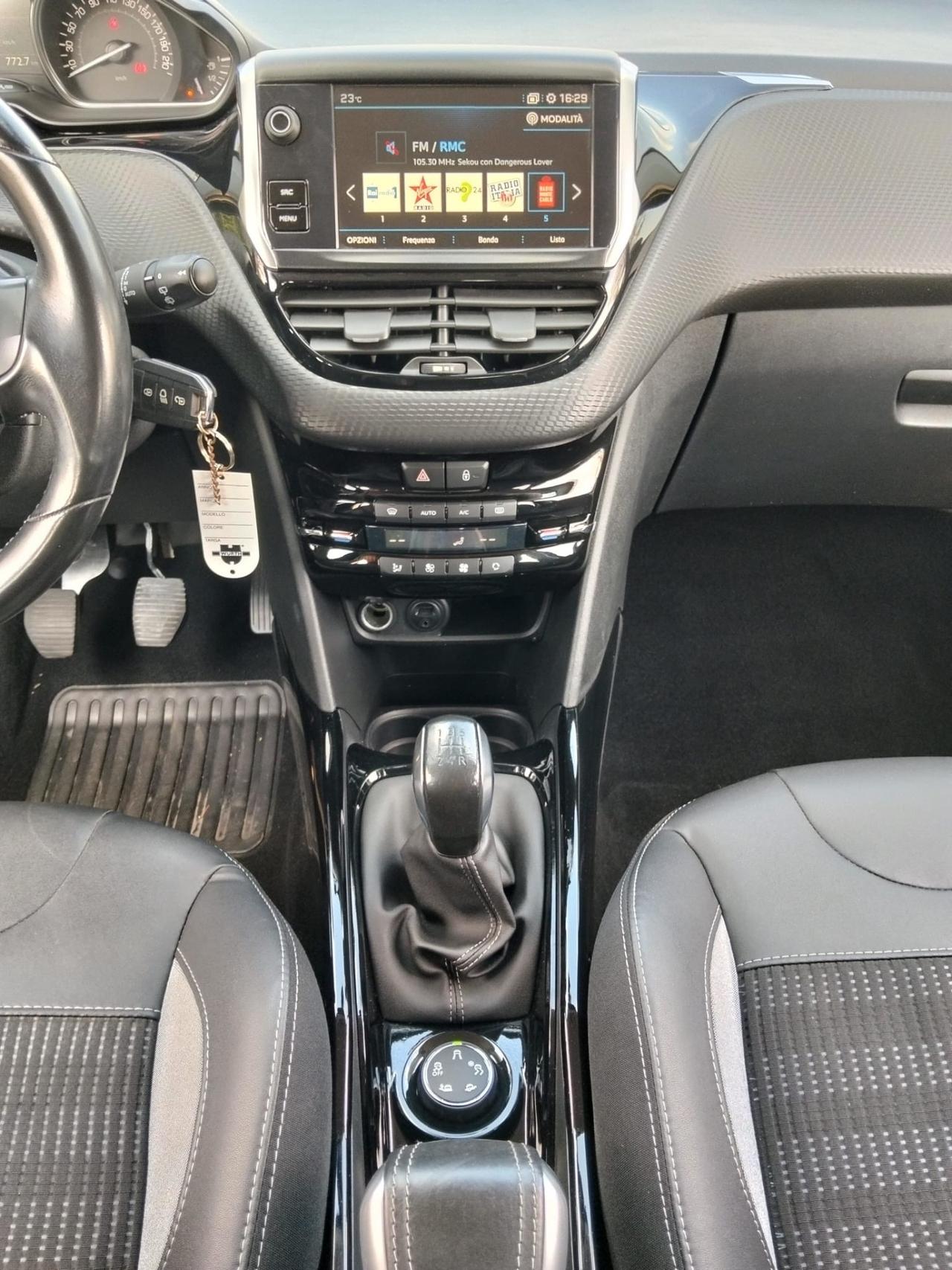 Peugeot 2008 BlueHDi 100 GT Line*Navi*Camera*Pelle*Euro6