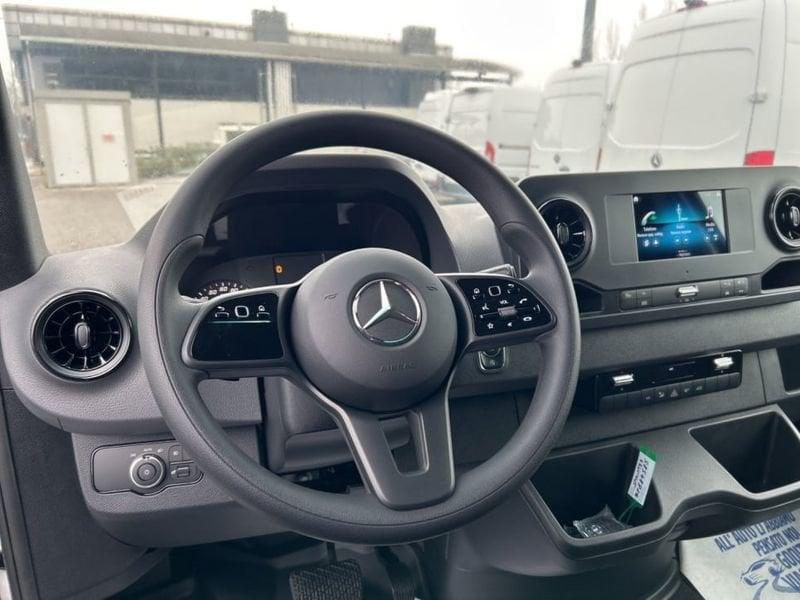 Mercedes-Benz Sprinter 419 CDI F 37/35