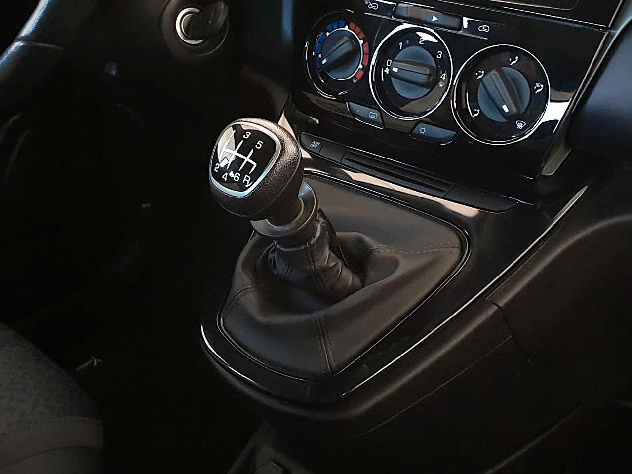 Lancia Ypsilon 1.0 Hybrid Gold 2023