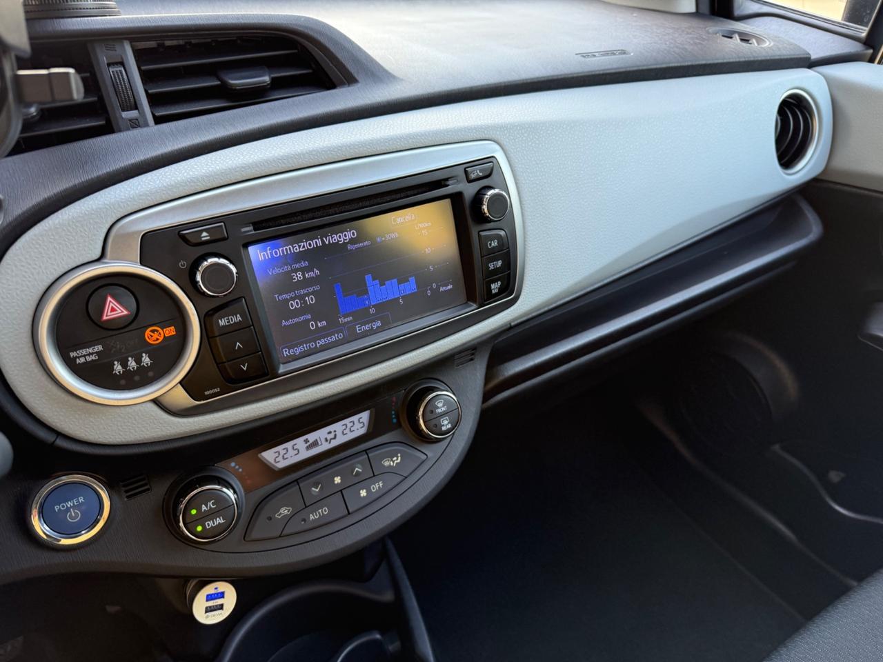 Toyota Yaris 1.5 Hybrid neopatentati