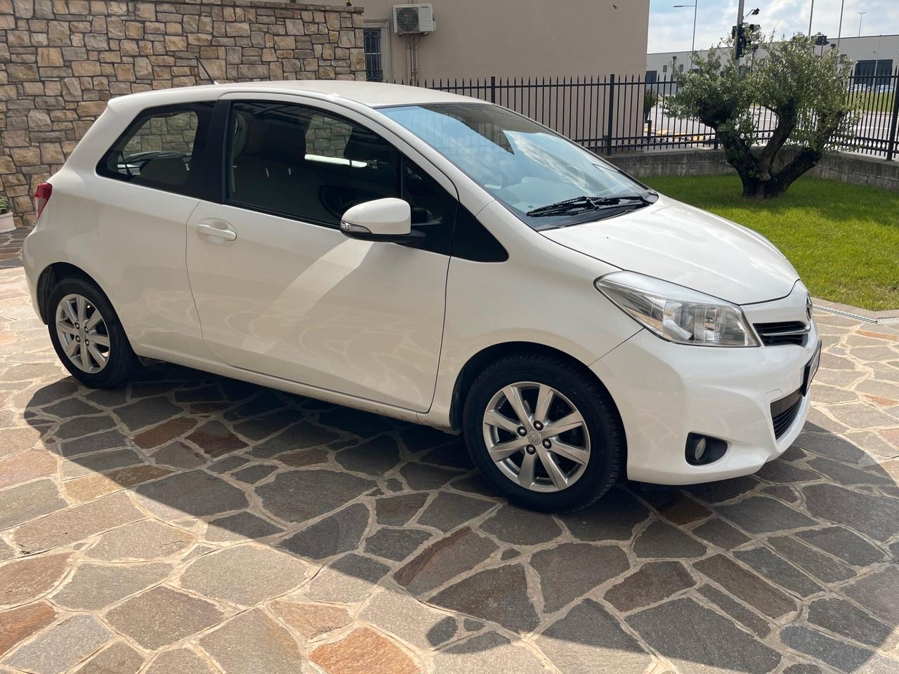 Toyota Yaris 1.0 Active 3p. OK Neop.