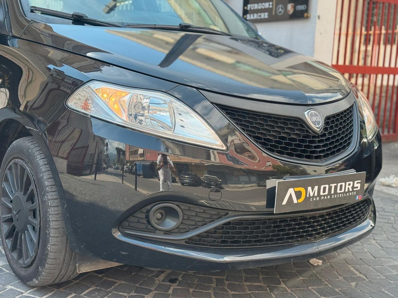 Lancia Ypsilon 1.2 69 CV 5 porte GPL Ecochic Gold