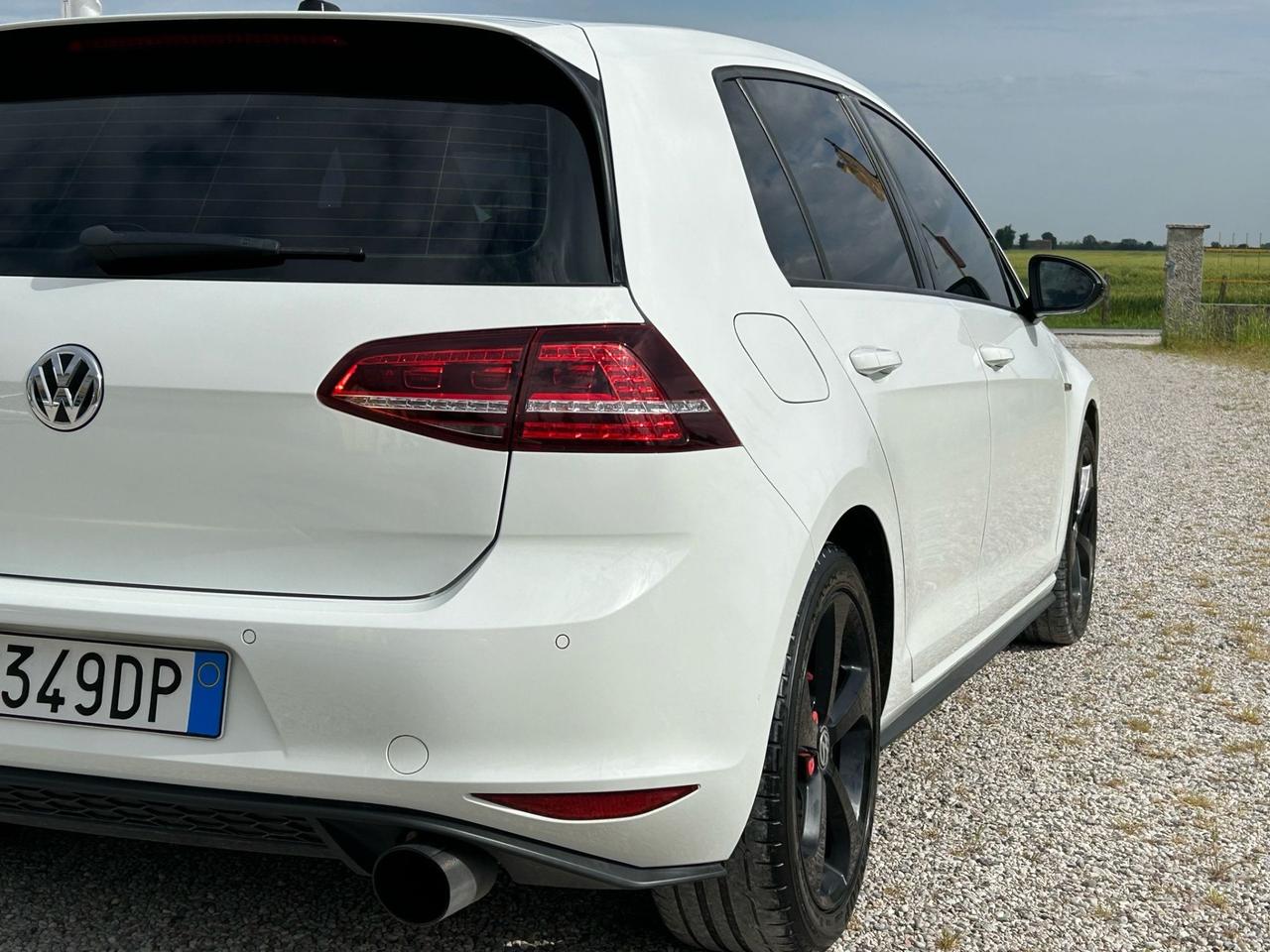 Volkswagen Golf GTI Performance 2.0 TSI 3p. BlueMotion Technology