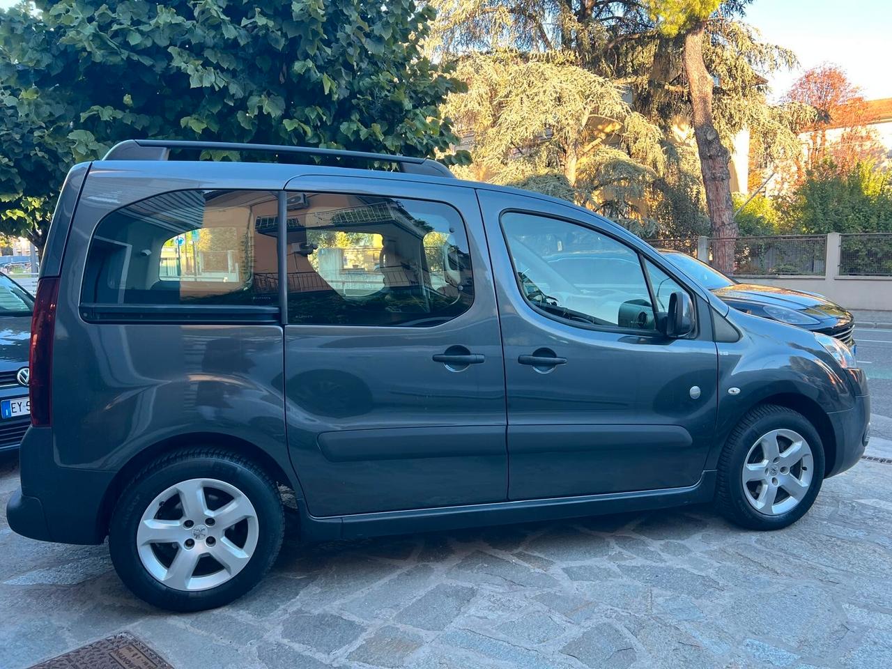 PEUGEOT PARTNER TEPEE 1.6 HDi 92cv OUTDOOR NEOPAT