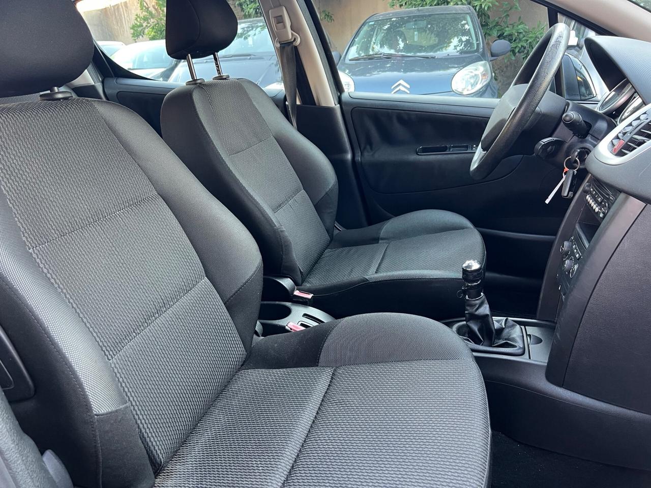 Peugeot 207 1.4 8V 75CV 5p. GPL
