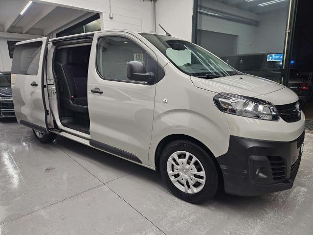 Opel Vivaro L3H1 2.0D 120CV