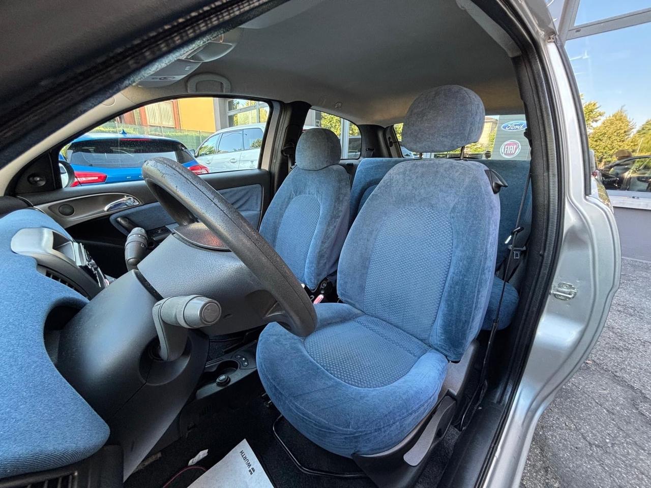 Lancia Ypsilon 1.2 16V Argento