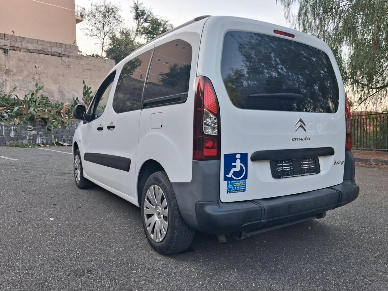 Citroen Berlingo pianale ribassato rampa trasporto disabili